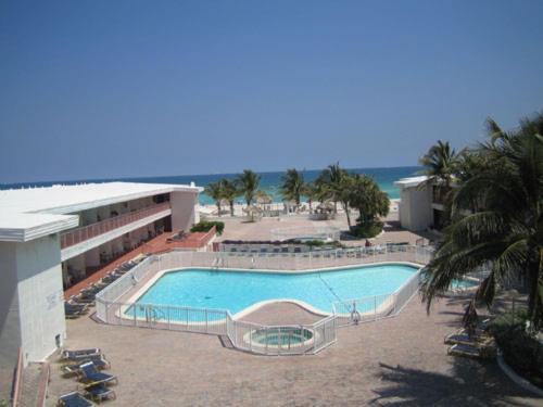 Sahara Beach Club Aparthotel Sunny Isles Beach Exterior photo